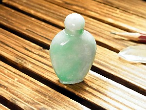 天然翡翠 香り入れ 置物 ヒスイ JADE ジェイド ミャンマー産 全国送料無料