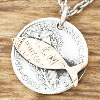 NORTH WORKS(ノースワークス)コインネックレス メンズフィッシュ 魚ヴィンテージコインハンドメイド アクセサリーインディアンジュエリー ナバホ族メンズ レディースN-605【ギフト包装対応】【送料無料】｜GOTHIC TOKYO 10,032円