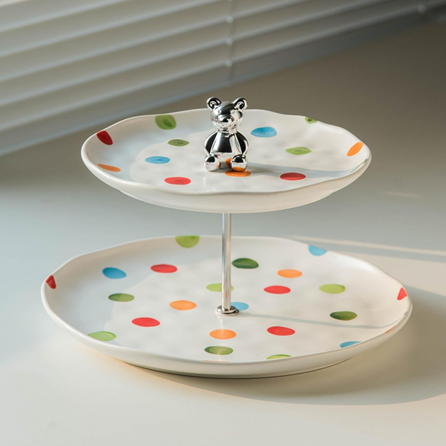 ケーキディスプレイスタンド 陶器 西洋菓子本塁 2段 点点柄 西洋菓子見せびらかす台 ケーキデコレーションツール 速見表飾りつけ フルーツ 果物 小物 パウダーコンパクト 生まれ落ちる日 華燭の典 寄り合い用