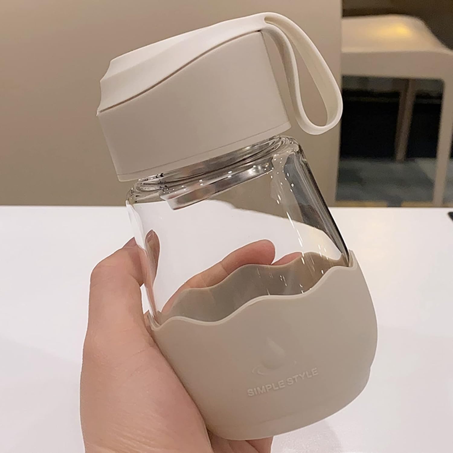 ガラス水筒 360ml 小容量 防熱カバー 茶こし付き 茶漉し クリアボトル ウォーターボトル ミニ 直飲み クリア おしゃれ かわいい 女の子 蓋付き 水分補給 持ち運び便利 洗いやすい ピンク ブ