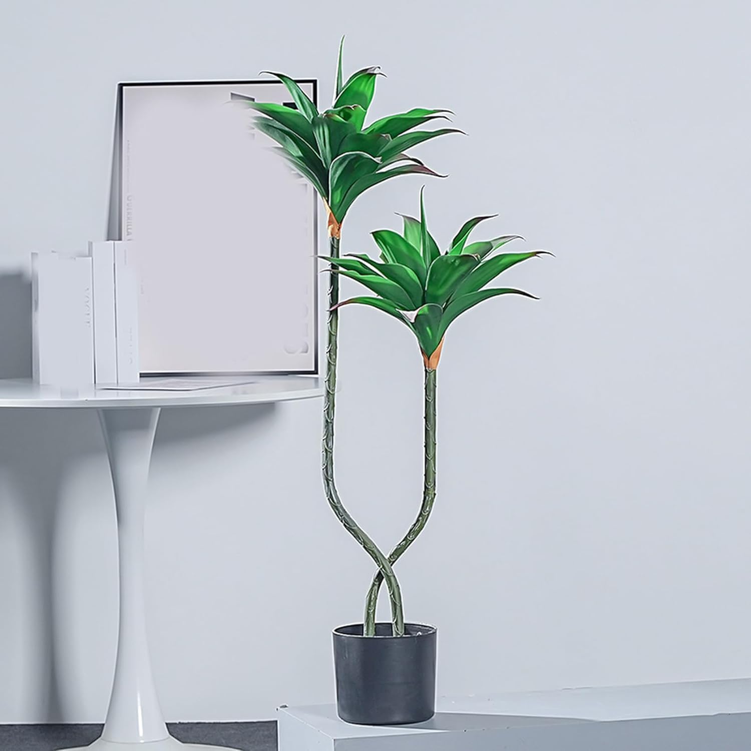 フェイクグリーン アガベ 多肉植物 写実的 人工観葉草木 まがい物 造花 90珊 屋内 大型 飾りつけ 室内装飾 取り計らうがない 水やり不必要 虫害の気づかわしさなし 部屋の入り口 勝手もと 事務室 鉢植え 人工観葉樹