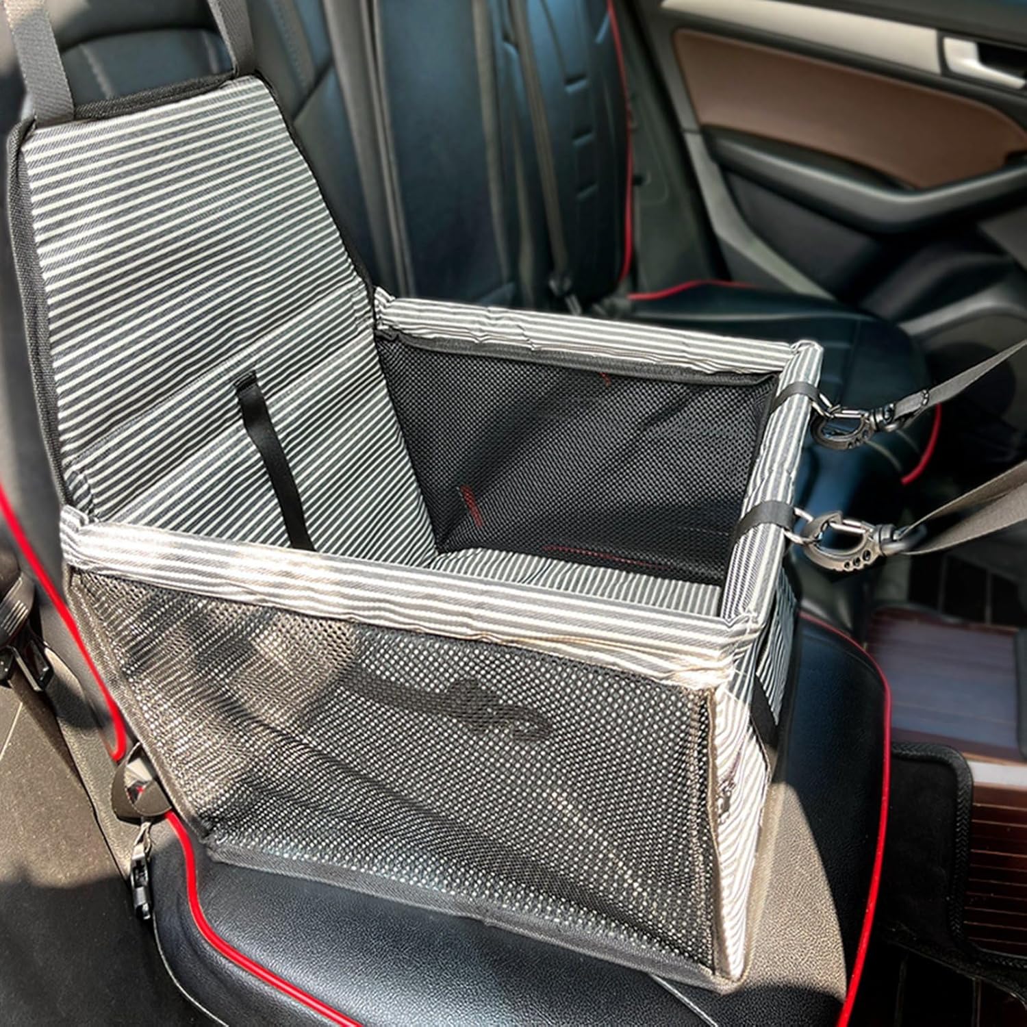 犬 車 シート ペット用ドライブシート 汎用版 助手席用 中型 小型 犬用 メッシュ 滑り止め 耐摩耗 犬セーフ リード付き 長さ調整可能 折り畳み 汚れにくい 犬用ブースターシート お出かけ ブラッ