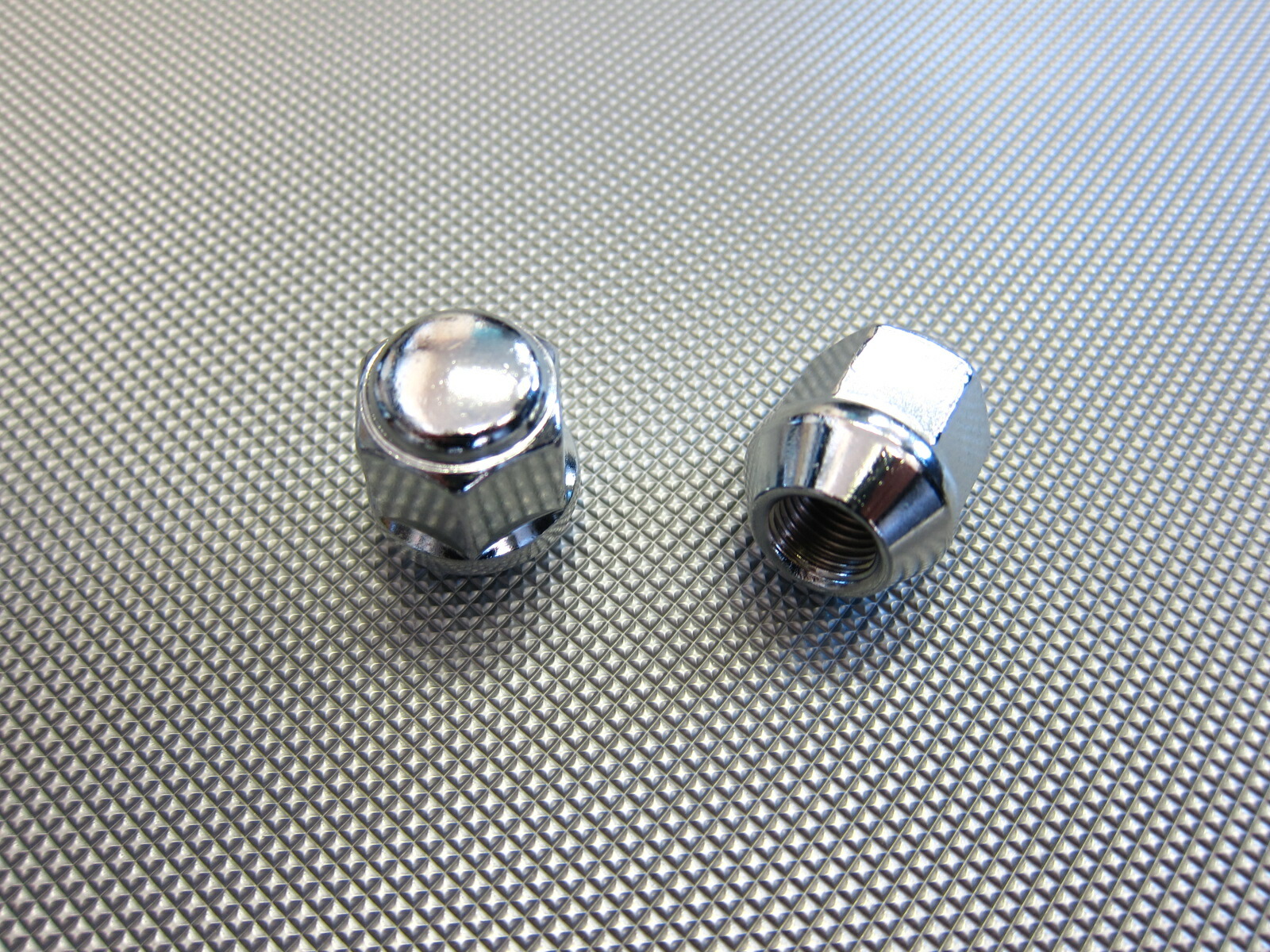 SUZUKI JB74 ジムニーシエラ 純正15インチアルミホイール + ナット ジムニー アルミホイール（15インチ/1本分）「スズキ純正部品