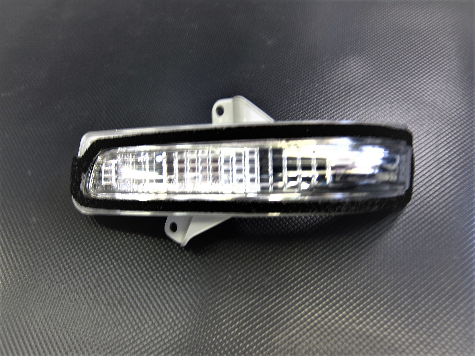 アトレーワゴン　新品　左テールレンズ　81561-B5030 アトレーワゴン 新品 左テールレンズ 81561-B5030 - メルカリ