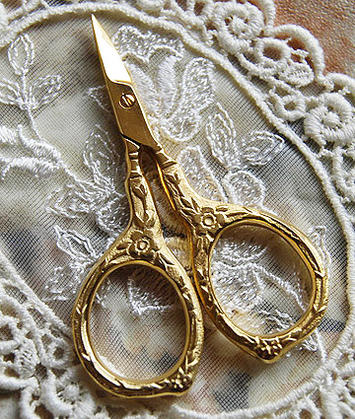 ミニチュアサイズのハサミ エリザベス１世 舗 手芸が楽しくなる素敵なハサミ 手芸 売店 刺繍 糸切り 鋏