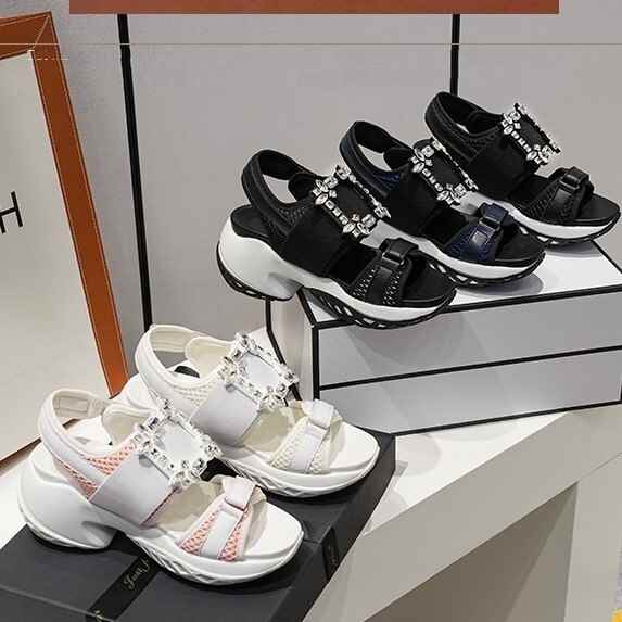サンダル スポーツサンダル 5cm 厚底 レディース ベルト ビジュー メッシュ 美脚 脚長 かわいい 大人可愛い カジュアル おしゃれ かっこいい キュート スポーティー 主役級 存在感 こなれ感 抜け感 華やか スタイリッシュ 春 夏 無地 柄 デート お出かけ イベント