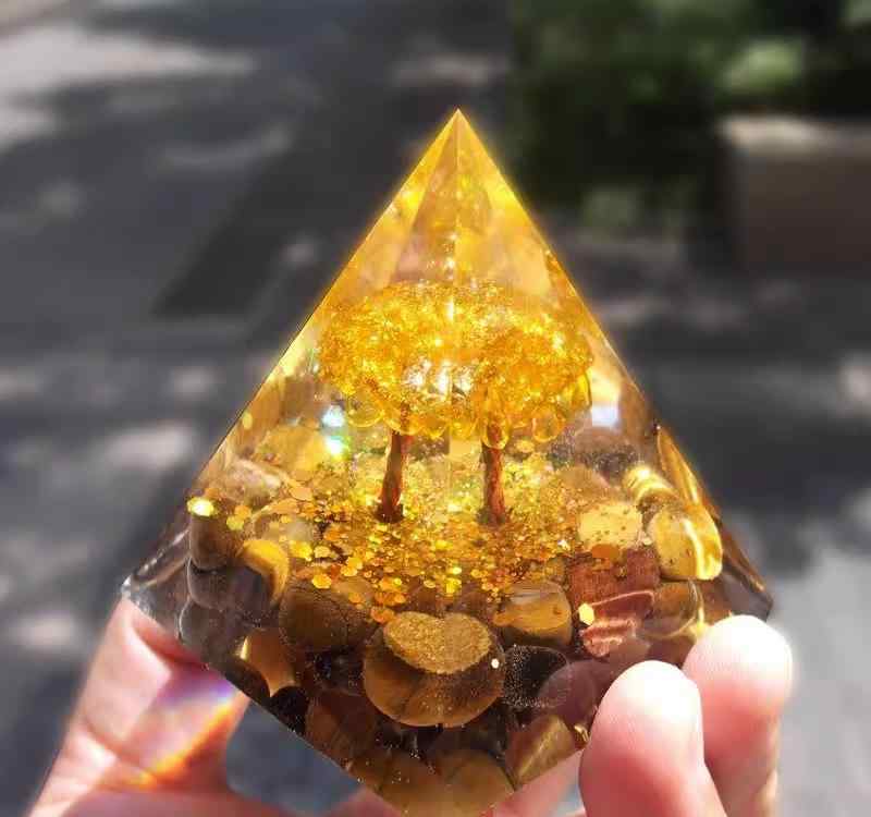 ピラミッド オブジェ 置物 スピリチュアル インテリア オーナメント クリスタル オフィス ホーム リビング ストーン 装飾 ギフト