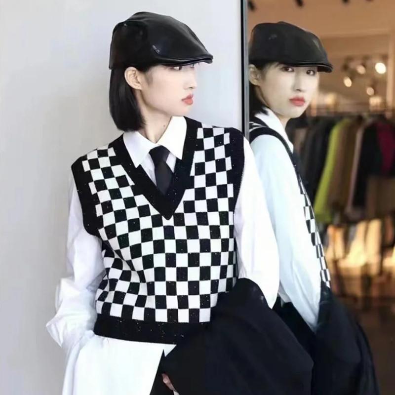 ニット ベスト 婦人服 レディース 中高年 秋 Vネック ノースリーブ プルオーバー ショート丈 ウール ファッション チェック