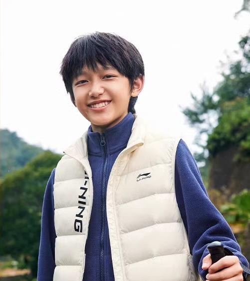 ダウンベスト キッズ 男の子 女の子 アウター 子供服 冬 ダックダウン スタンドカラー ホワイト 黒 青｜Grams店
