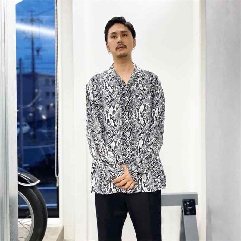 シャツ メンズ パイソン柄 ヘビ柄 秋冬 クラシック スネーク プリント 長袖 ホワイト レッド グリーン