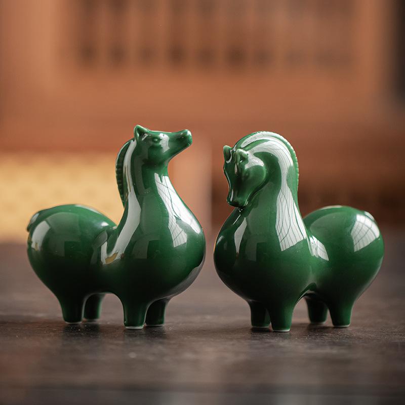 陶器 置物 かわいい ミニチュア唐馬 ユニーク 中国風 手作り 緑色 青磁色 リビング オフィス 書斎 玄関 卓上飾り インテリアオブジェ