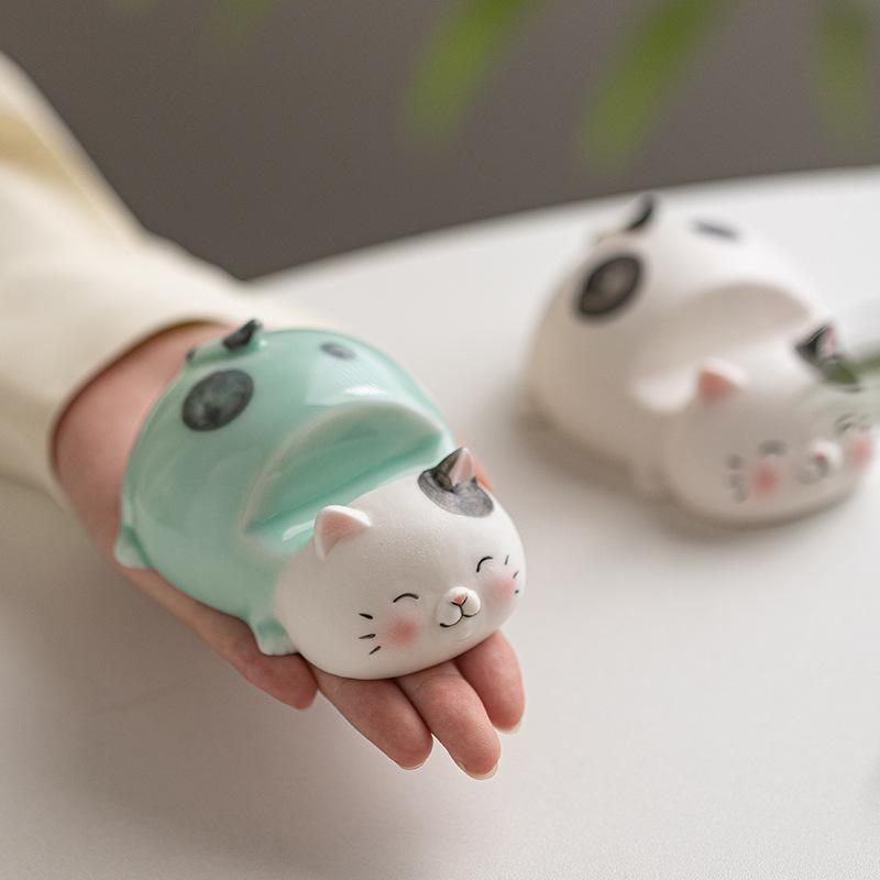 置物 かわいい 猫 キャラクター オフィス デスク用 スマホスタンド 携帯ホルダー ペンスタンド 筆立て 兼用 陶器製 おしゃれ インテリア雑貨