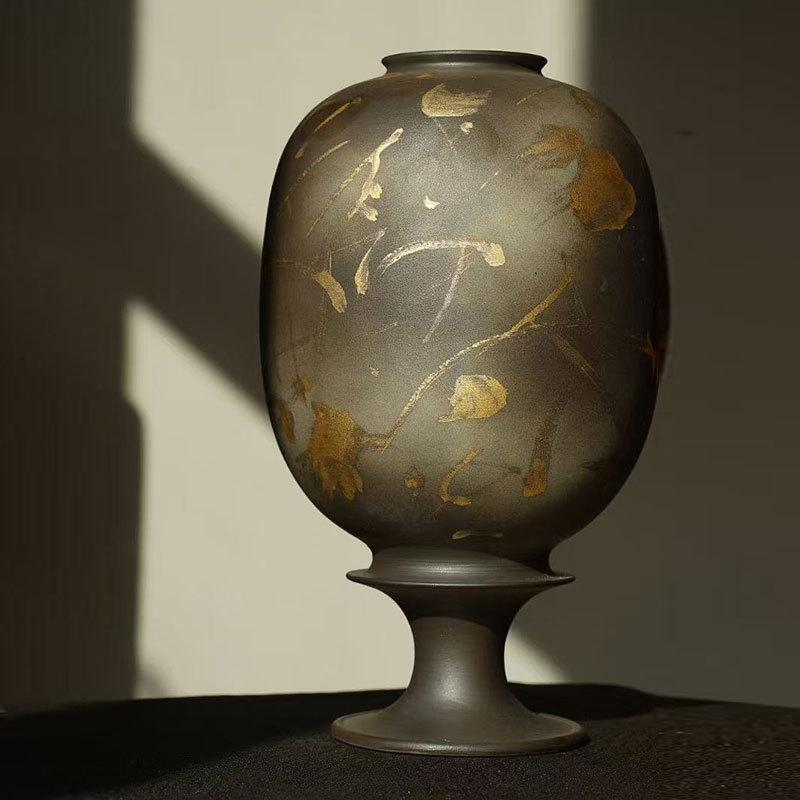 花瓶 フラワーベース 新中式スタイル 禅風 陶磁器製 金彩 瓶型 細長 リビング 書斎 玄関 インテリア オブジェ 室内装飾 生け花 フラワーアレンジメント 9,477円