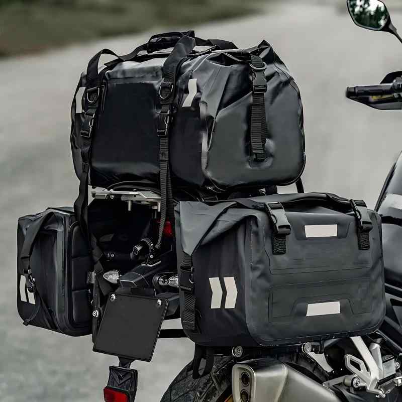 バイク用 防水 サイドバッグ テールバッグ 大容量 45L ヘルメット収納可能 PVCターポリン製 頑丈な荷物入れ 長距離ツーリング オートバイ旅行 キャンプ 汎用 リアキャリアバッグ