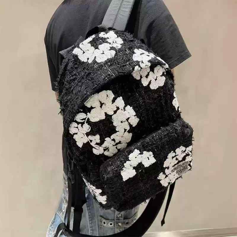 リュックサック 男女兼用 ユニセックス カジュアル ストリートファッション デザイン性の高い 緻密な刺繍 コットン PC収納 10インチ対応 デイリーユース 旅行 ブラック クッション入りショルダーパッド｜Grams店