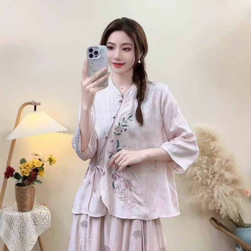 Tシャツ レディース サテン 人絹 レーヨン ジャカード 刺・墸 中国風 中華風 レトロ クラシカル 斜め襟 飾りボタン チャイナボタン スタンドカラー 半袖 ゆったり 花柄 植物柄 トップス カットソー