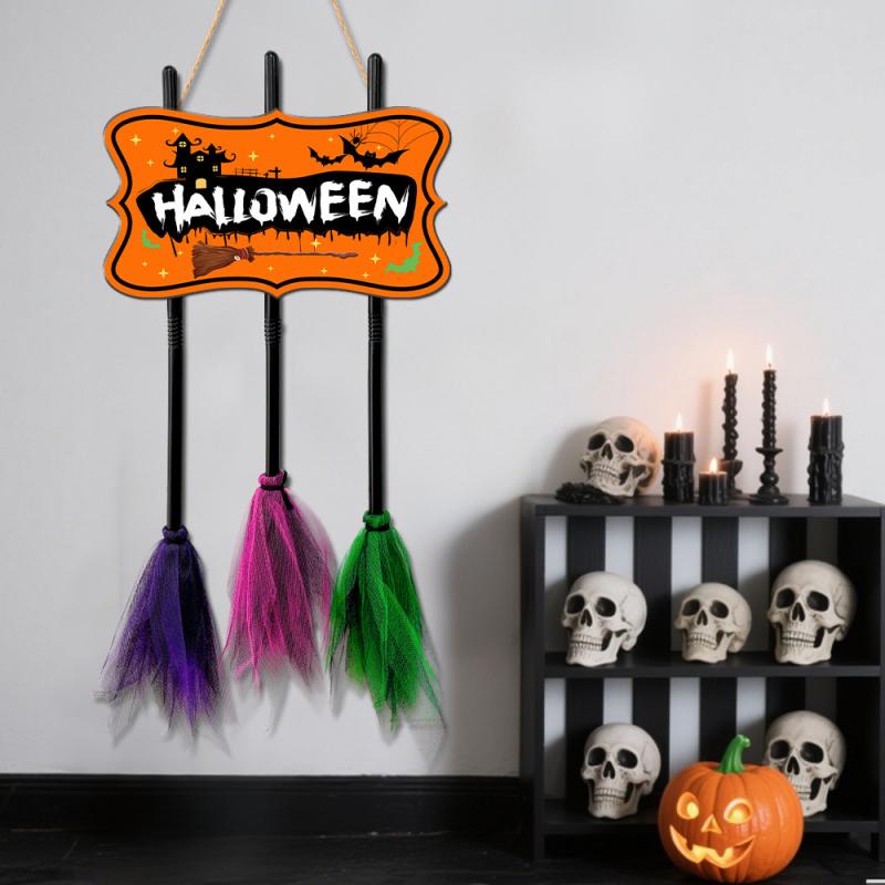 玄関ドア飾り ハロウィン クラシック パンプキン ゴースト おばけ 木製 ほうき3本モチーフ 吊り下げ サインプレート イベント装飾 室内装飾 屋外装飾 店舗装飾 パインウッド 11,622円