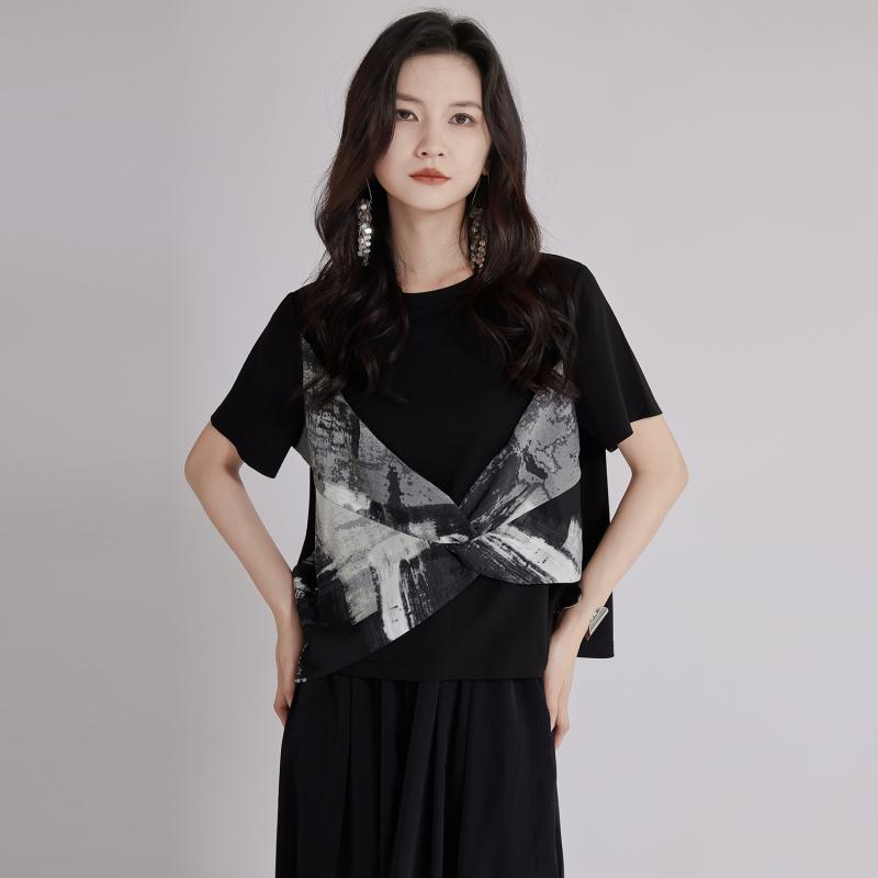 Tシャツ レディース ダークスタイル フェイクレイヤード 重ね着風 水墨画 花柄 アシンメトリー 変形デザイン 個性派 半袖 ゆったり ビッグシルエット ラウンドネック 綿 コットン ポリエステル ストリートファッション カジュアル ブラック 黒