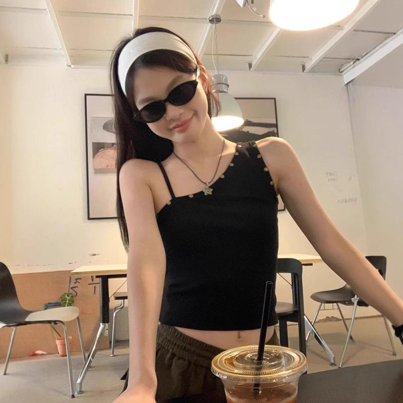 Tシャツ レディース ワンショルダー アシンメトリー 半袖 スタッズ ショート丈 クロップド丈 タイトシルエット きれいめ 上品 セクシー 肌見せ 通勤スタイル ホワイト ブラック ポリエステル トップス