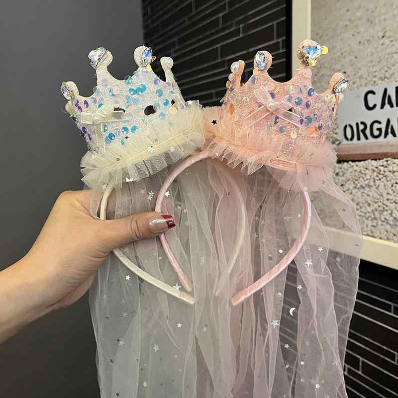 ヘアアクセサリー キッズ 女の子 ベビー プリンセス クラウン カチューシャ ティアラ ベール付き 立体 スパークリング ラインストーン キラキラ 髪飾り ヘアクリップ 布製 お姫様風 発表会 七五三 結婚式 記念写真画像