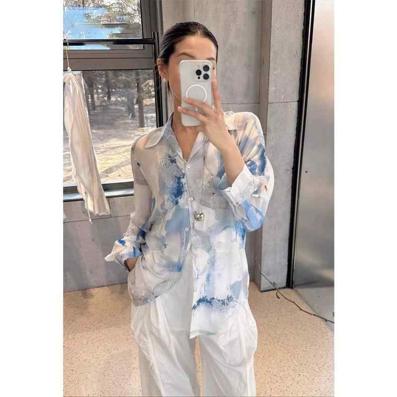 シャツ レディース デザイン 水墨画風プリント シアー 薄手 長袖 ゆったり カジュアル トップス ポリエステル素材 ミドル丈 シャツ襟 前開きボタン 日韓カジュアル