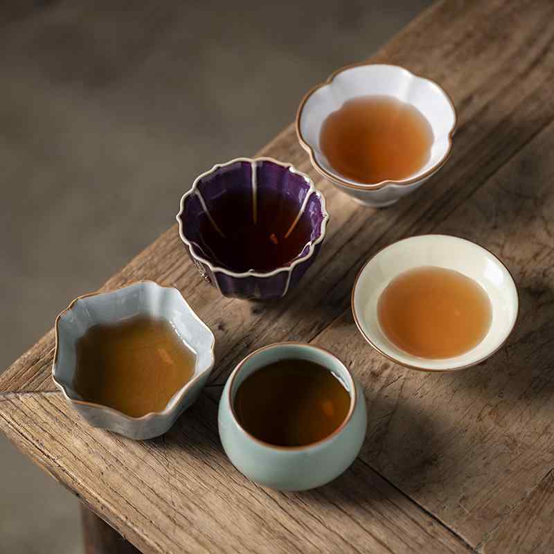 茶器 瀬戸もの 手作り 墨付き 銀彩 梅花飾りつけ 銀継ぎ切れ風かざり付ける 中国言い慣わし 五大名窯 徳化窯製 功夫茶器 女房持ち杯 湯呑み 茶道 見舞い客用 おもてなし レトロ 御前上等感 和今めかしい