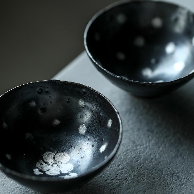 湯呑み 普・嚢茶杯 手作り 刻みつける 墨付き 銀彩 烏金釉 景徳鎮焼 瀬戸もの 和今めかしい青写真 御前上等感 普段使い走り 見舞い客用 今めかしいな優勝杯 紅茶一時停止 伸び伸びする