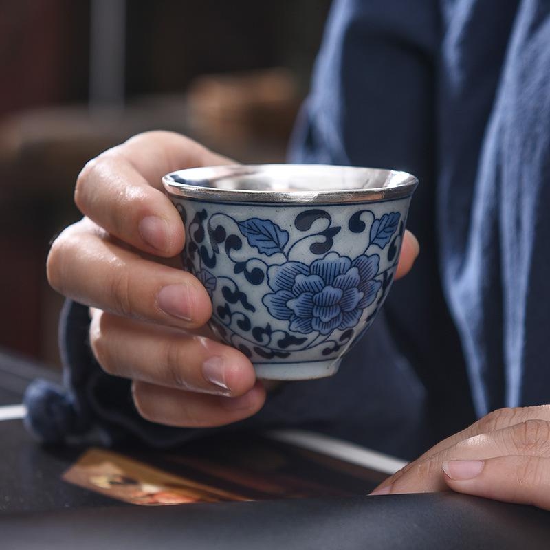 茶杯 99.9%純銀 銀捏ち上げる 手作り 青花瀬戸もの 銀象嵌 言い慣わし芸術 中国茶器 茶席 おもてなし 見舞い客用 御前上等感