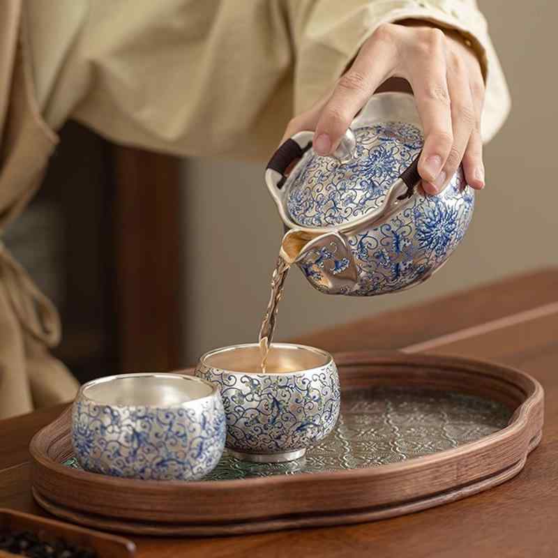 茶具仕掛ける 急須 湯呑み 2人用 瀬戸もの ・絆銀 青花 纏枝蓮 宝瓶型 御前上等感 今めかしい 分かりやすい 差し上げ物ボックス席入り口・入口 差しあげる品 商行為差し上げ物 功夫茶器 耐熱 執務室 見舞い客用