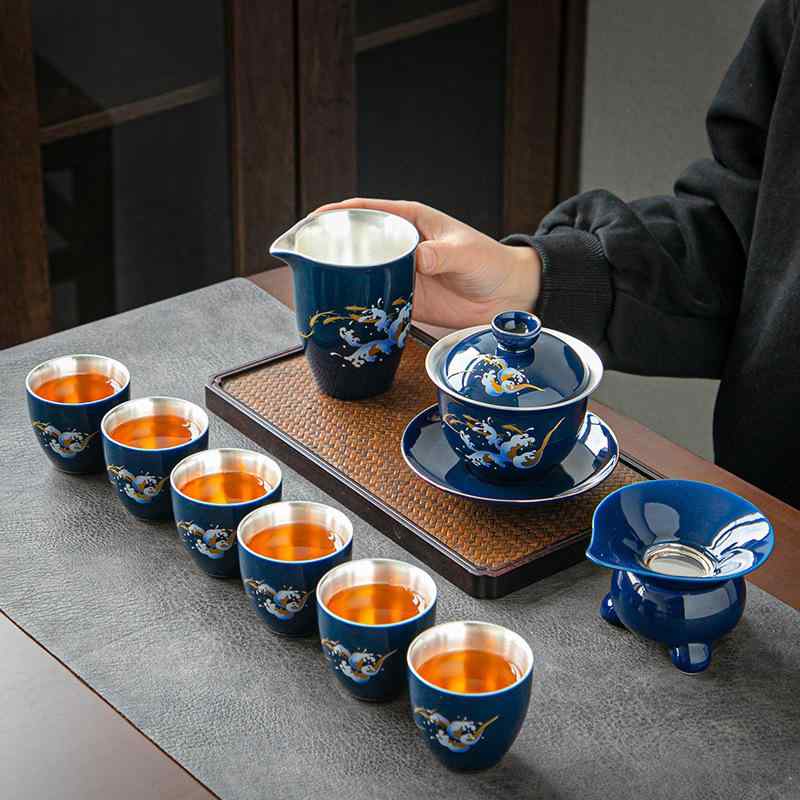 茶器仕掛ける 純銀 瀬戸もの ・絆銀 蓋碗 茶杯 御前上等感 御前上等 今めかしい 分かりやすい 身寄り用 執務室 中国茶 中華民国茶 おもてなし 商行為 差しあげる品 不死化品 儀式用 色釉薬 硝子紺 白