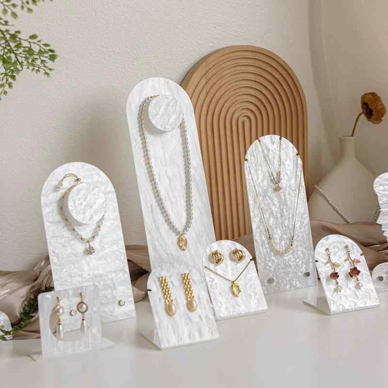 アクセサリースタンド アクリル製 高級感 透明 ジュエリーディスプレイ ネックレス イヤリング ピアス ブレスレット 指輪 展示陳列台 撮影用小物 おしゃれ シンプル インテリア 店舗用 自宅収納