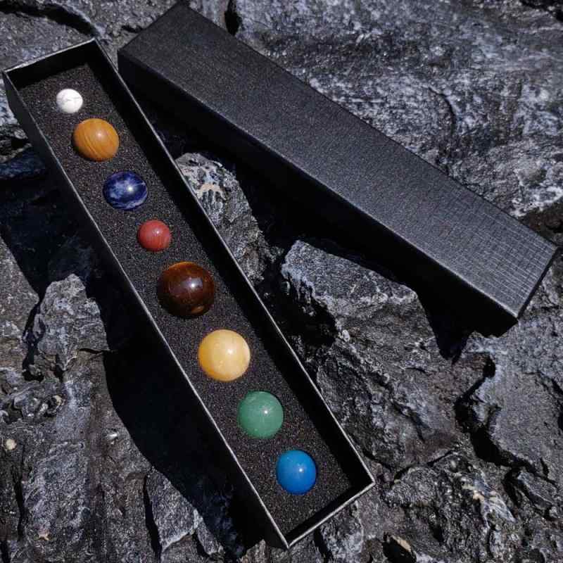 置物 天然石 水晶 半宝石 太陽系 八大惑星 宝石球 宇宙 銀河 星間 惑星 科学教育 学習用 知育 インテリア オブジェ 球体 丸い 8点セット ギフト プレゼント 観賞用 ディスプレイ