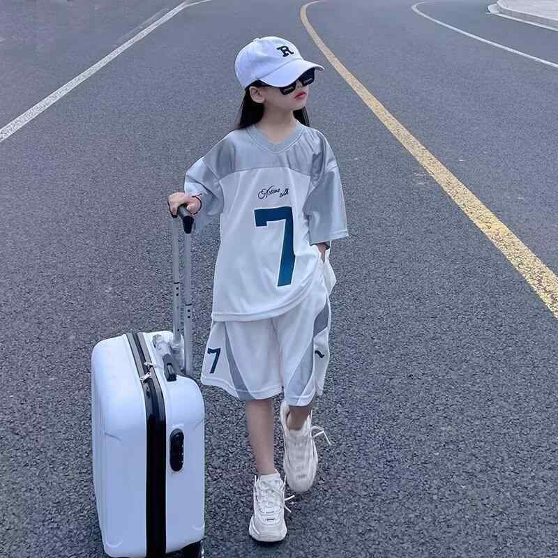 スポーツウェア 女の子 ジュニア ガールズ 夏用 セットアップ 上下セット バスケットボール 半袖 Tシャツ トップス ショートパンツ 吸汗速乾 ポリエステル素材 運動 アクティブ 白 黒