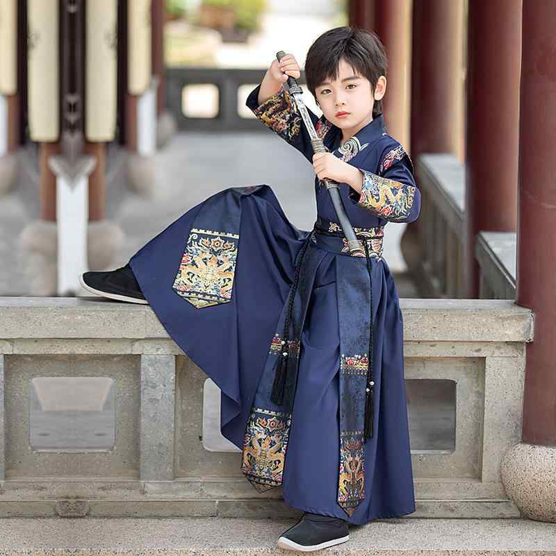漢服 男の子 子供用 小学生 高学年向け 中国風 古風 伝統衣装 時代劇風 剣士 武侠 侠客スタイル 発表会 舞台 イベント コスプレ 撮影用 ポリエステル素材 ソフト加工 柔らかい肌触り オールシーズン対応 龍青色 動物柄 セットアップ