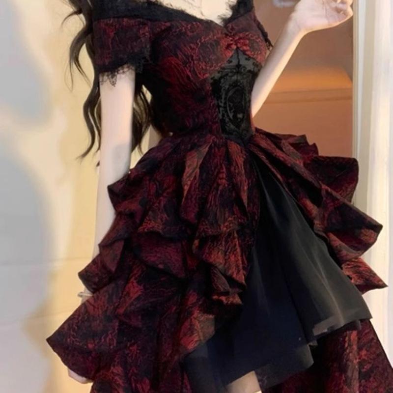 ロリータ ワンピース レディース ゴスロリ 黒赤 ジャカード織り ウェーブ オフショルダー Aライン ボリュームスカート プリンセスライン ドレス ミモレ丈 半袖 レース 立体装飾 パッチワーク 高級感 エレガント