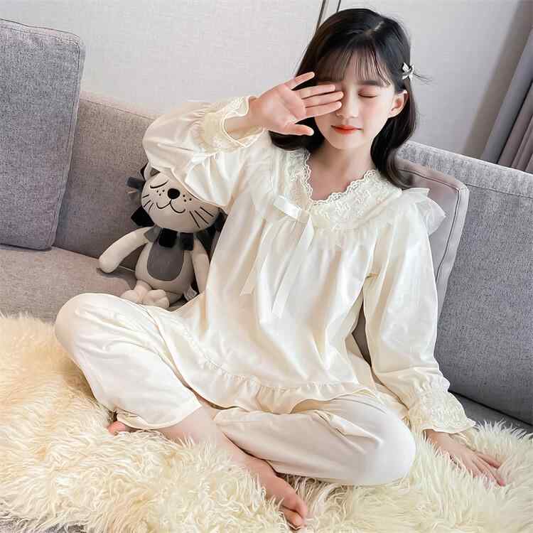 パジャマ キッズ 女の子 フリル レース プリンセス 宮廷風 ルームウェア スイート かわいい 上下セット 2点セット 春 秋 部屋着 ナイトウェア ポリエステル 柔らかな肌触り カジュアル ジュニア ベージュ ピンク