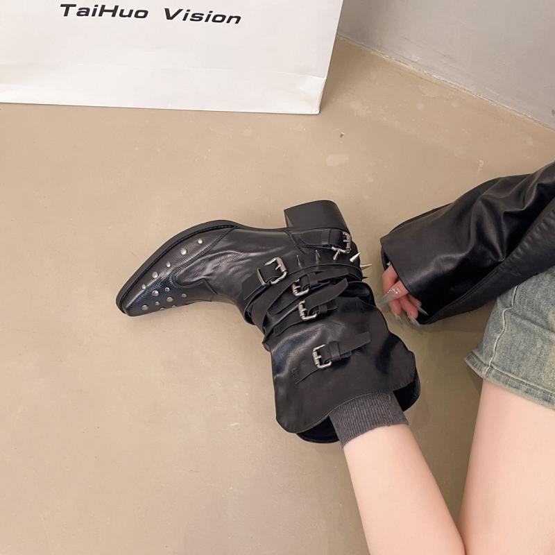 ブーツ レディース 女性用 ブラック 黒 レトロ ヴィンテージ 刺繍 ウエスタン カウボーイ ライダーブーツ ポインテッドトゥ チャンキーヒール 太ヒール ミドル丈 プルオン PUレザー フェイクレザー 耐摩耗性 ラバーソール カジュアル 普段使い