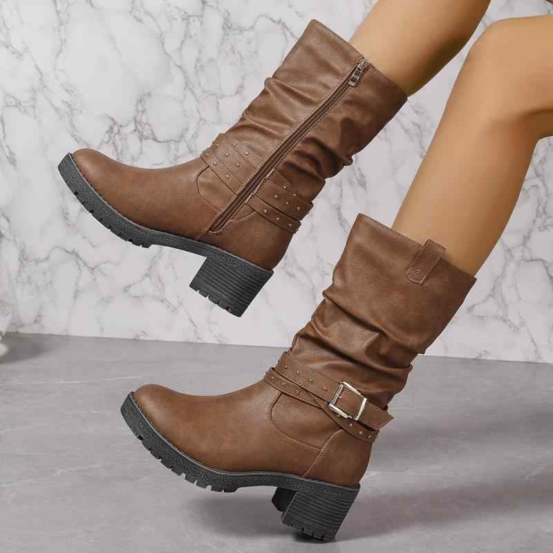 ブーツ レディース 女性用 ウエスタンブーツ ミドル丈 ミドルカット ハイヒール 太ヒール チャンキーヒール ベルトバックル レトロ ヴィンテージ 合成皮革 フェイクレザー 美脚 脚長効果 耐摩耗性 ラウンドトゥ カジュアルスタイル タウンユース