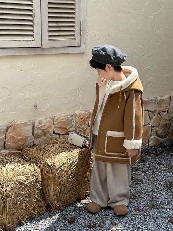 コート キッズ 男の子 女の子 男女兼用 フェイクスエード フェイクムートン 裏ボア 厚手 防寒 フード付き ミドル丈 冬アウター 毛混紡 アセテート ブラウン 韓国風 普段使い 通学 お出かけ
