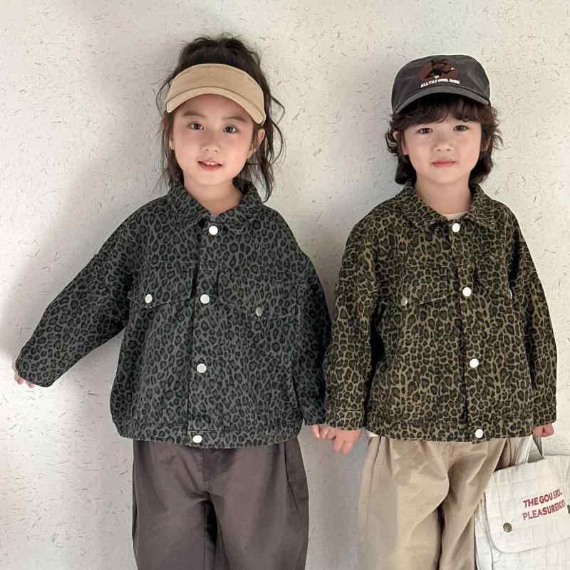 アウター キッズ ベビー 男の子 女の子 ヒョウ柄 ゆったり ライトアウター 綿 コットン 襟付き 長袖 ショート丈 シングルボタン カジュアル かわいい おしゃれ トレンド 韓国風 ブラックグレー ブラウン系 ジャケット