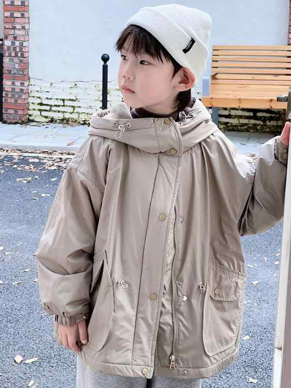 ジャケット 男の子 キッズ 子供服 マウンテンパーカー アウター 裏起毛 ジャンパー ウィンドブレーカー 厚手 防寒 保温 フード付き 秋冬 冬物 ポリエステル カジュアル アウトドア 韓国風 黒 カーキ