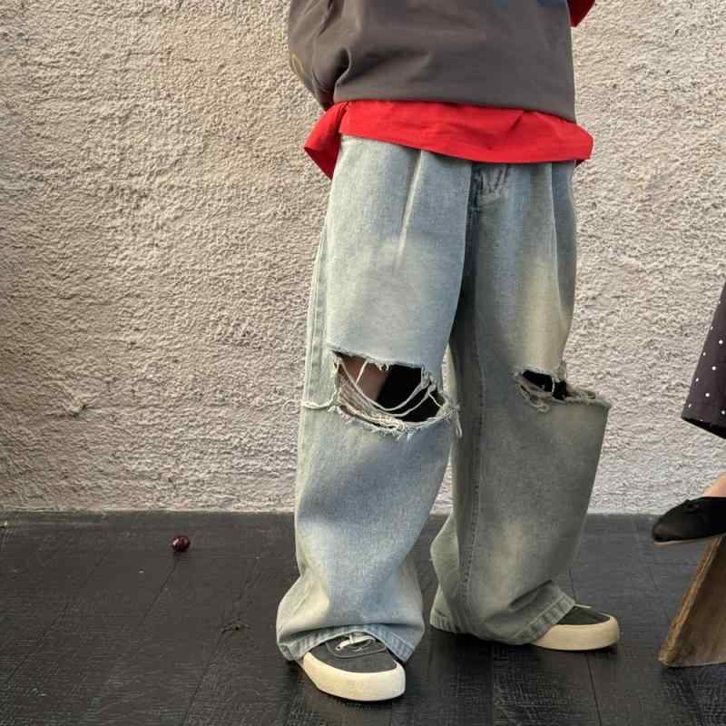 デニムパンツ 男の子 キッズ 韓国ファッション ダメージ ストレート ゆったり ルーズフィット ワイドシルエット 長ズボン 綿 ポリエステル混紡 柔軟加工 カジュアル 普段使い 通学 お出かけ 無地