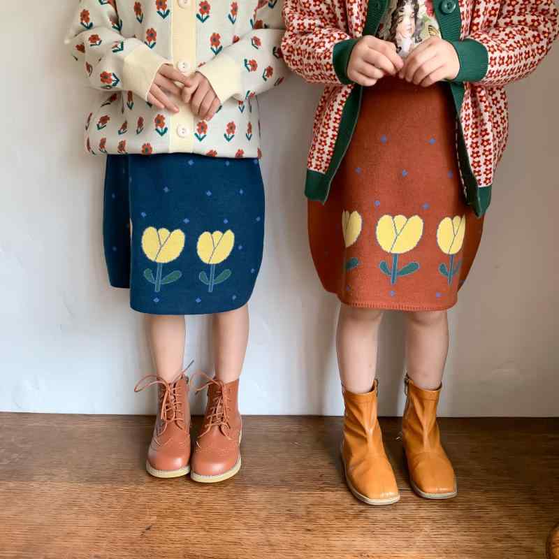 スカート キッズ 女の子 女児 秋物 韓国風 オルチャンスタイル かわいい キュート 花柄 フラワー Aライン フレアスカート ミディ丈 膝丈 コットン カジュアル 普段使い お出かけ 通園 ブルー ブラウン