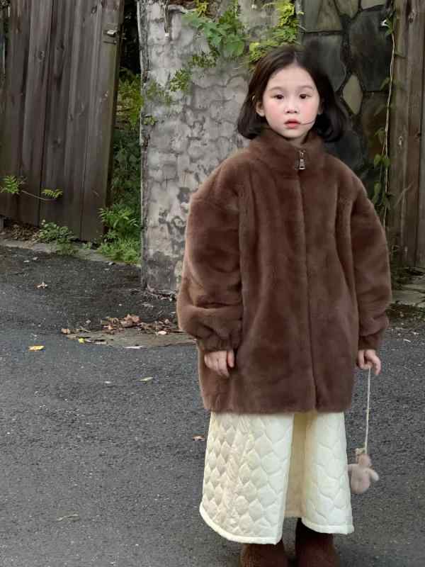 アウター キッズ お嬢さん ガールズ 韓国風 流行り物 無地 フェイクファー 厚地の外套 朦々たる 生あたたかい 防寒 ジップアップ エコ毛革 ミンクのコート調 通学 お出かけ 普段使い走り 冬物 ポリエステル裏地