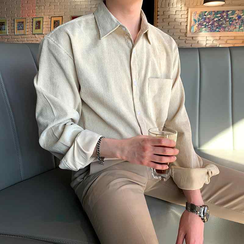 シャツ 男性用 コーデュロイ 長袖 韓国風 トレンド 着回し きれいめカジュアル ゆったり ルーズフィット 綿素材 無地 薄手 レギュラーカラー ライトアウター カーキ色 普段使い