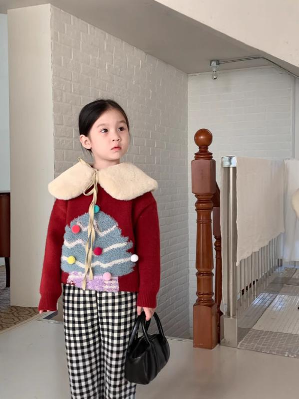 セーター キッズ 女の子 女児 韓国風 ラウンドネック クルーネック クリスマス 厚手 ゆったり ルーズフィット 長袖 プルオーバー ニット トップス かわいい 普段使い 部屋着 冬物 綿 コットン 赤 レッド クリスマスツリー柄 暖かい 防寒