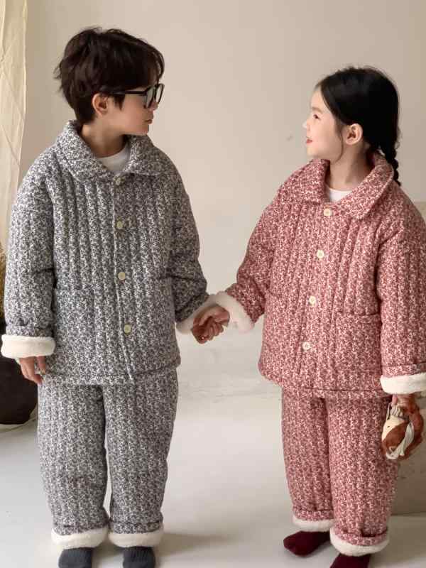 キッズ お坊っちゃん お嬢さん ユニ一発やる お座敷御召しもの パジャマ お座敷着 2点書き割り 韓国風 オルチャンスタイル 小花柄 朦々たる 裏起毛 綿 保温性 あったか ふわふわ 冬 3歳 8歳 100珊 140珊 青碧薄墨色 赤いこと
