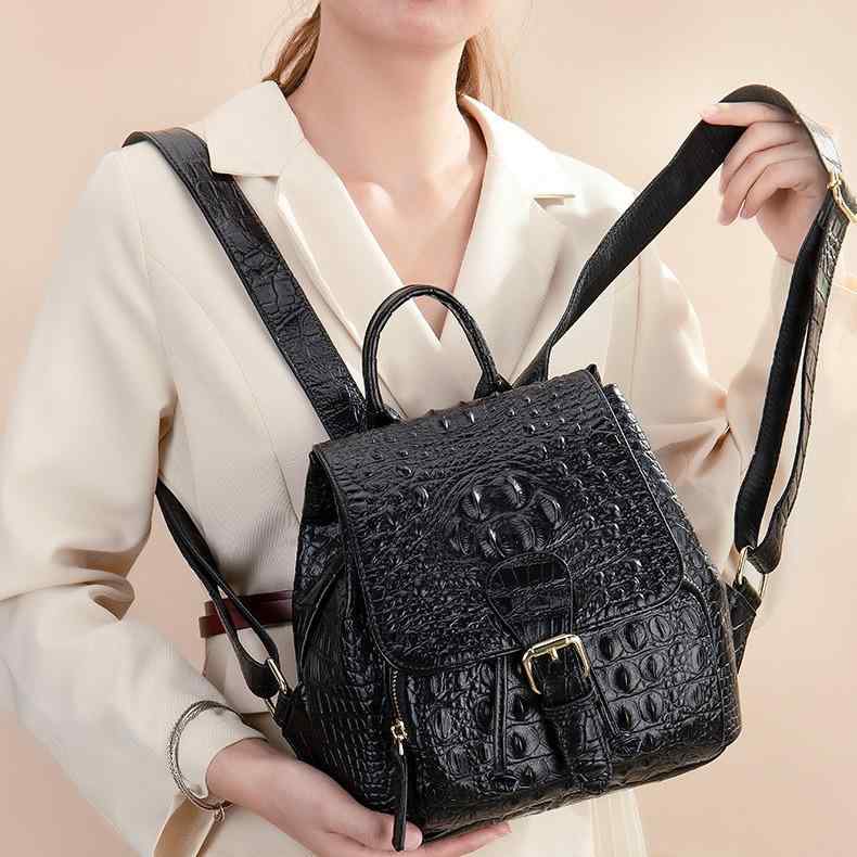 バッグ レディース リュック ショルダーバッグ 2way 本革 牛革 レザー クロコ型押し 大容量 上品 高級感 カジュアル 普段使い 旅行 通勤 多収納 フラップ式 ブラック コーヒー レッド