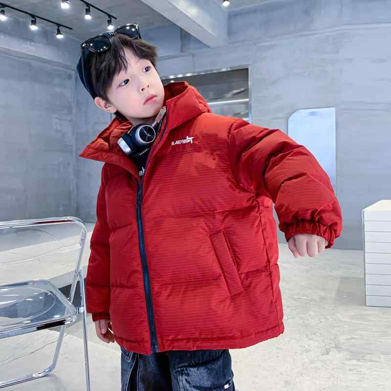 ダウンジャケット 男の子 子供服 キッズ 冬物 厚手 防寒 防風 ダウン90% ウォッシャブル ショート丈 フード付き ジップアップ ゆったり ストライプ ロゴ プリント 赤 カーキイエロー ピンクパープル カジュアル 8歳以上 120-1