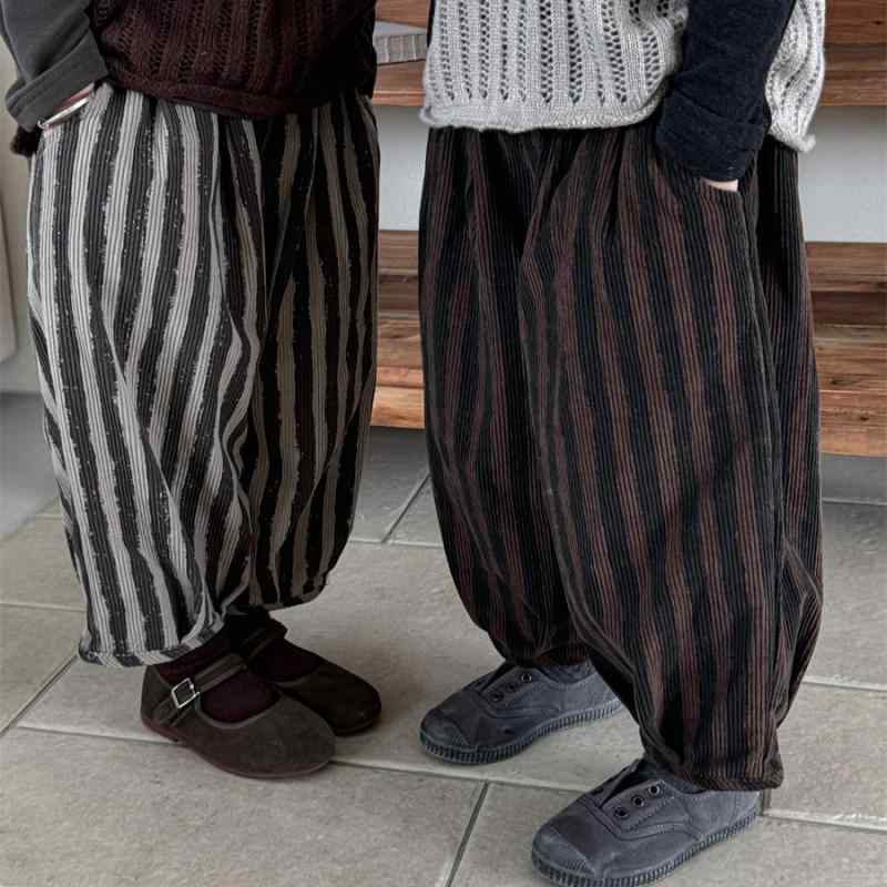 キッズパンツ 男の子 女の子 縦ストライプ コーデュロイ 9分丈 クロップド バルーンパンツ ゆったり ルーズフィット カジュアル 春 秋 ハイウエスト 柔らか素材